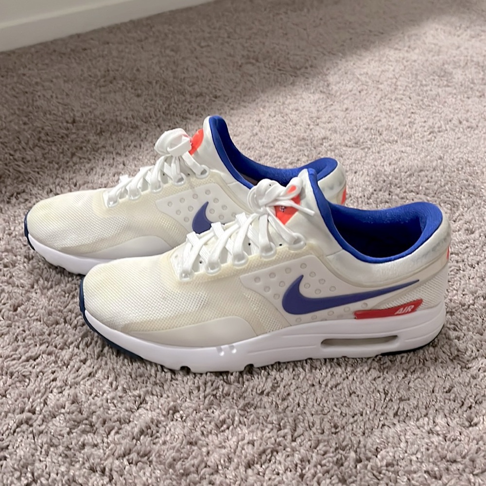 NIKE MEN AIR MAX ZERO (WHITE / ULTRAMARINE-SOLAR RED-BLACK) Size 10.5MEN